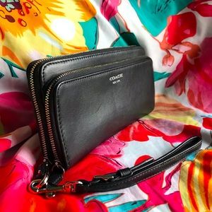 Coach Black Leather Double Zip Wallet Clutch Wrist Strap Nickel Hardware